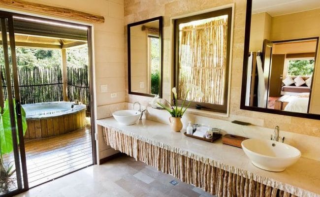 El Silencio Lodge &bathroom