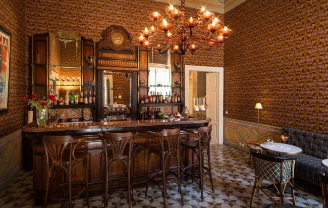 Family-Bar-Palazzo-Margherita-Bernalda-Italy-coppola-resorts