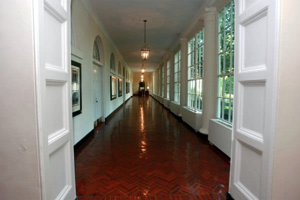 east-wing-colonnade-2008