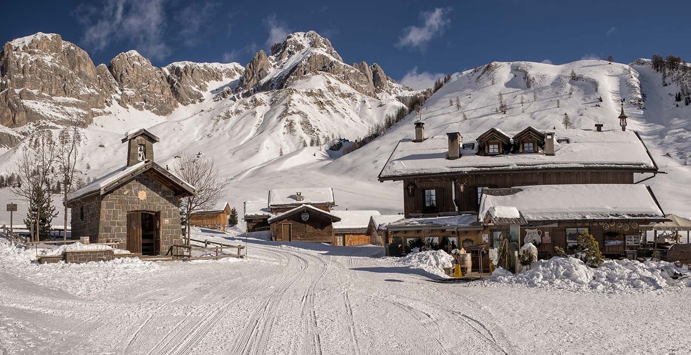 Hotel Restaurant Rifugio Refuge Fuciade, Passo San Pellegrino , Dolomites