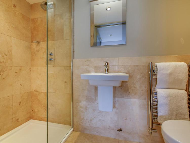 The Ingham Swan, Restaurant with Rooms - Norfolk Bathroom