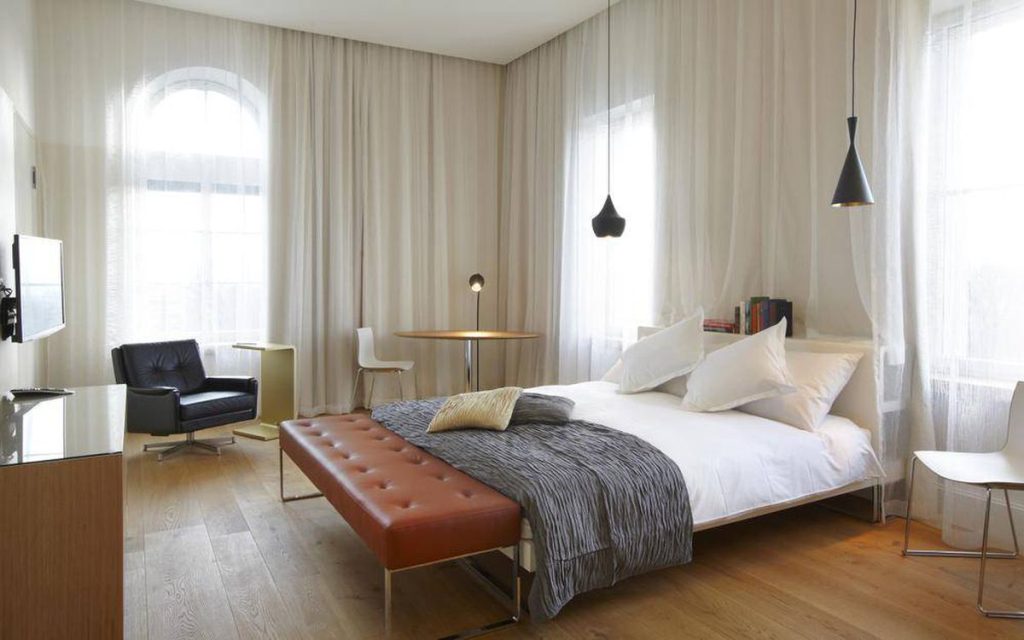 B2 Boutique Hotel & Spa Hurlimann Brewery Zurich bedroom